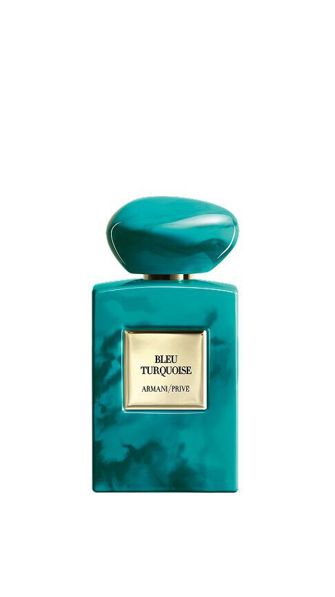 Armani/Prive Bleu Turquoise: een diepturquoise flacon met organische marmering, die herinnert aan het kristalheldere water van India en de ontmoeting tussen zeefrisheid en warm wierook.