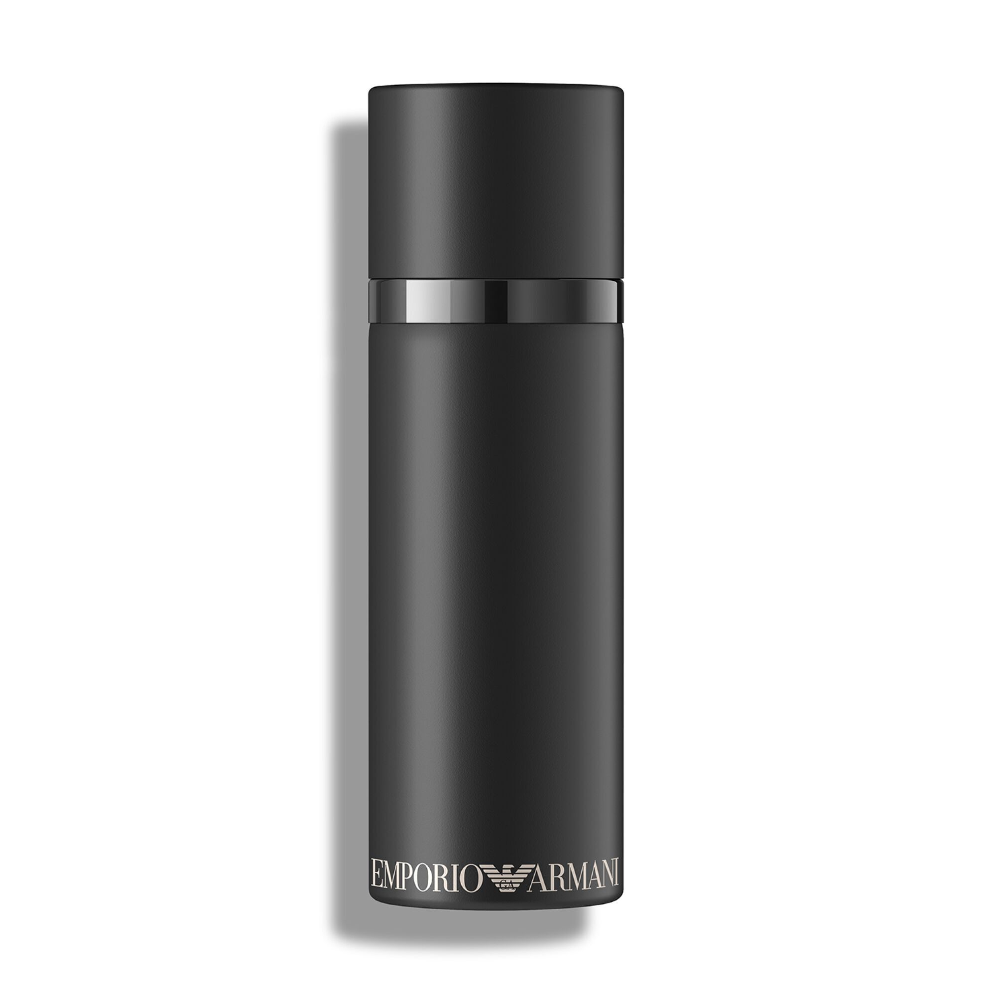 Een strakke, matzwarte cilindervormige fles van Emporio Armani "He" parfum staat rechtop op een wit oppervlak.