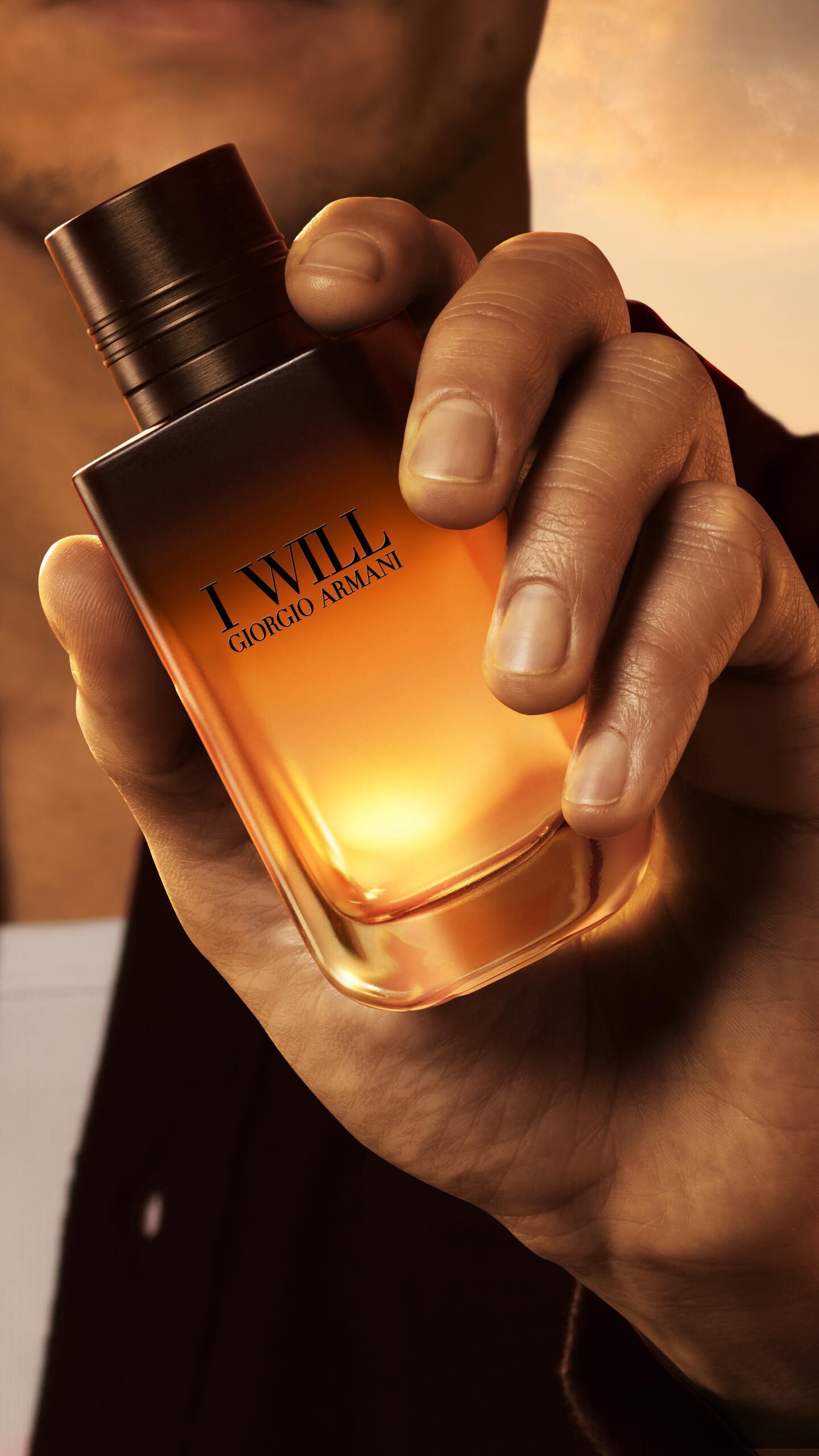 Giorgio Armani I WILL Eau de Parfum-flacon in hand