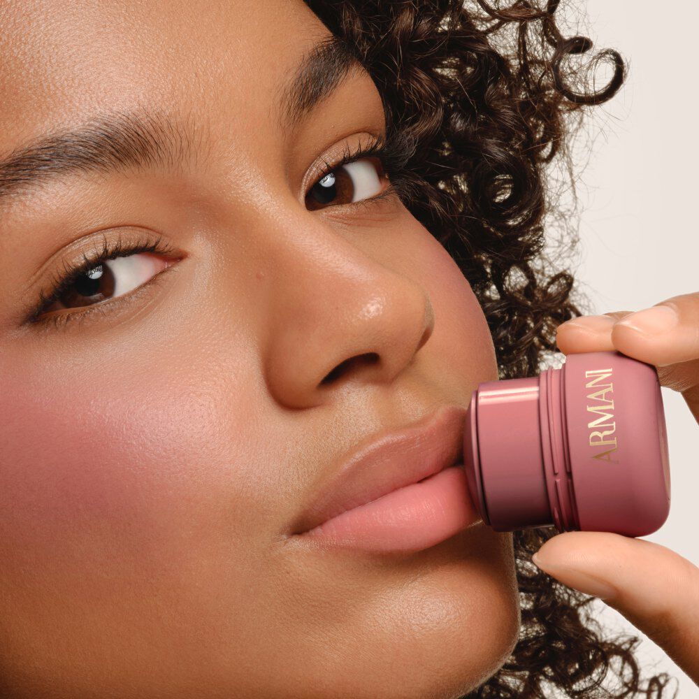 ARMANI Beauty Dolci Blush roze wangtint resulteert in verschillende intensiteiten
